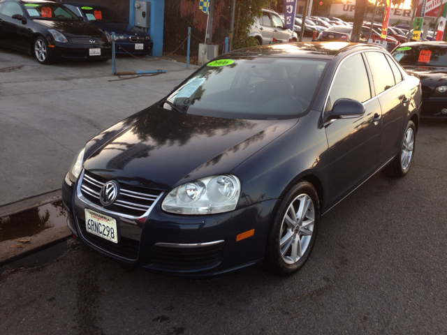 Volkswagen Jetta Reg Cab 135.5 WB 4WD DRW Sedan