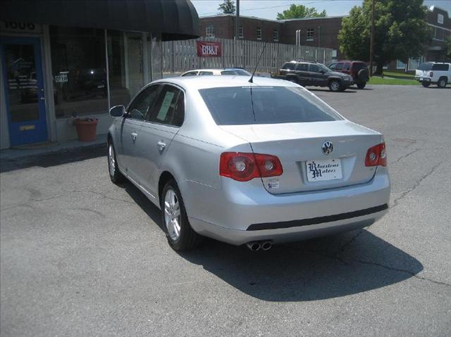 Volkswagen Jetta Supercharged Notchback Sedan