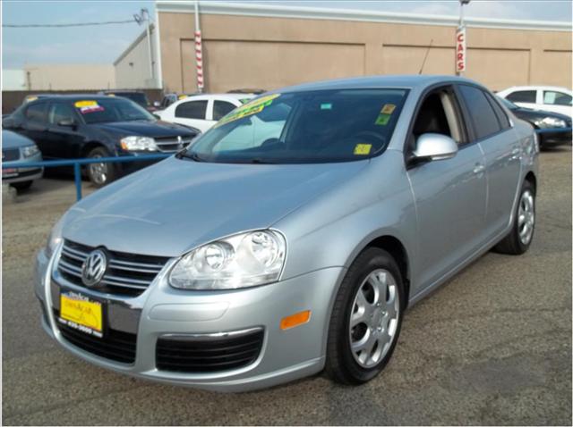 Volkswagen Jetta 4WD Crew Cab 140.5 Unspecified