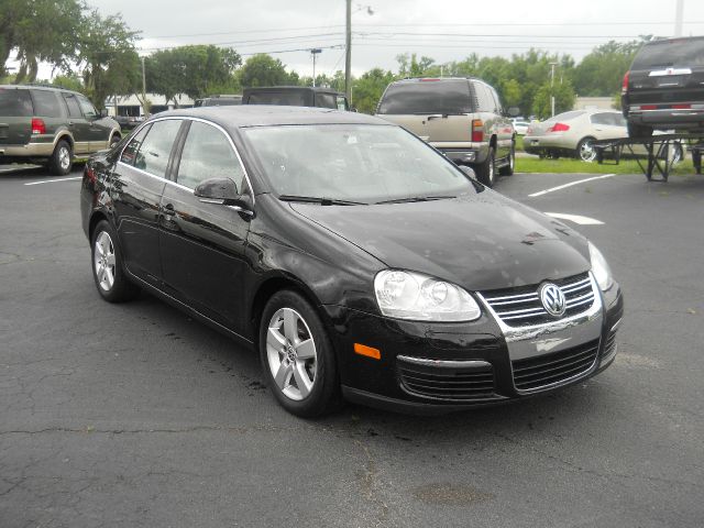 Volkswagen Jetta SE Sedan