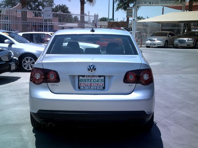 Volkswagen Jetta 2008 photo 2