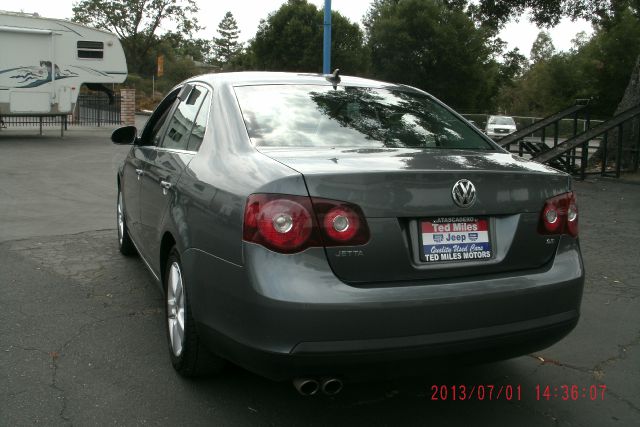 Volkswagen Jetta 2008 photo 2