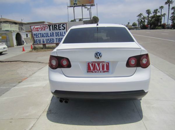 Volkswagen Jetta Supercharged Notchback Sedan