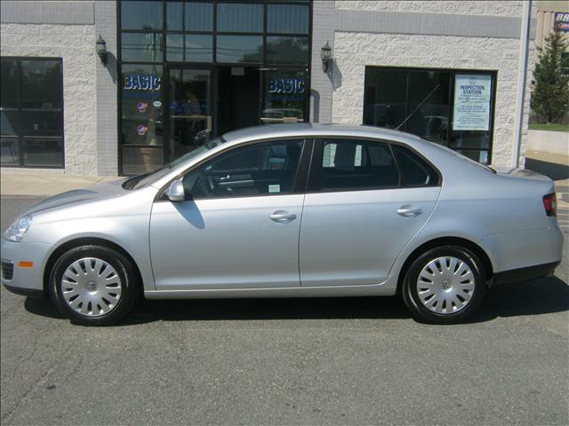 Volkswagen Jetta XR Sedan