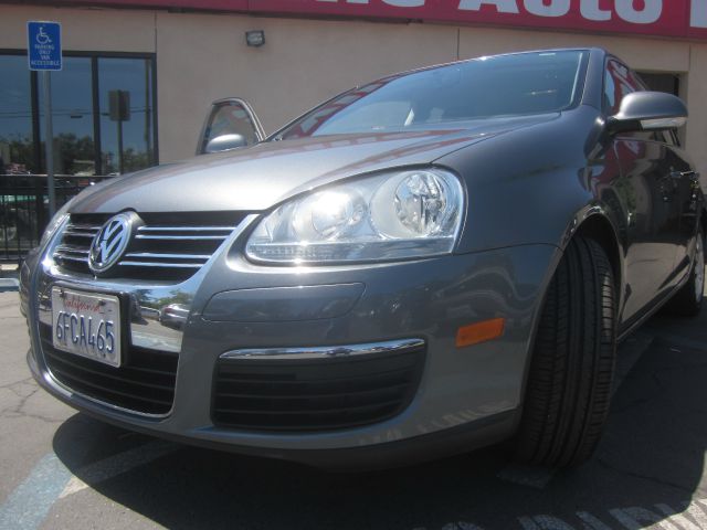 Volkswagen Jetta Supercharged Notchback Sedan