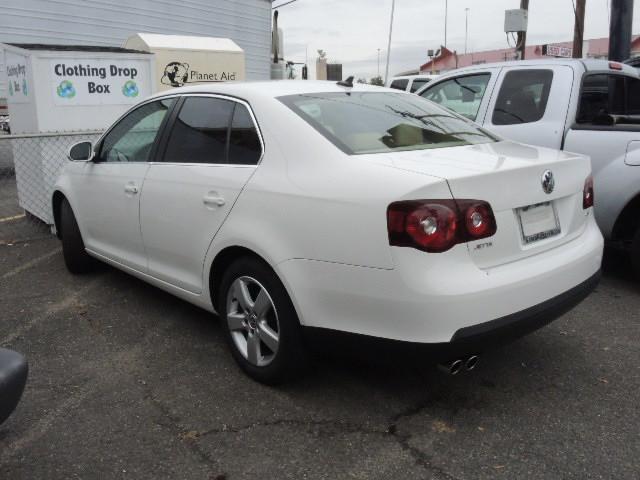 Volkswagen Jetta 2009 photo 2