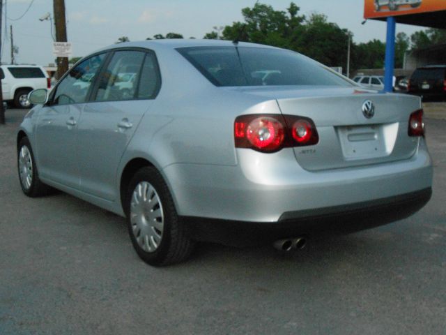 Volkswagen Jetta XR Sedan