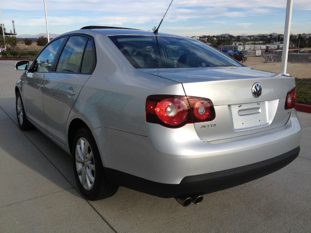 Volkswagen Jetta 2010 photo 4