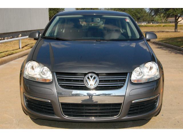 Volkswagen Jetta 2010 photo 1