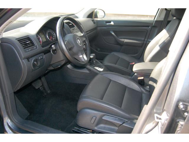 Volkswagen Jetta 2010 photo 2