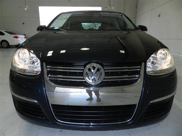 Volkswagen Jetta 2010 photo 2