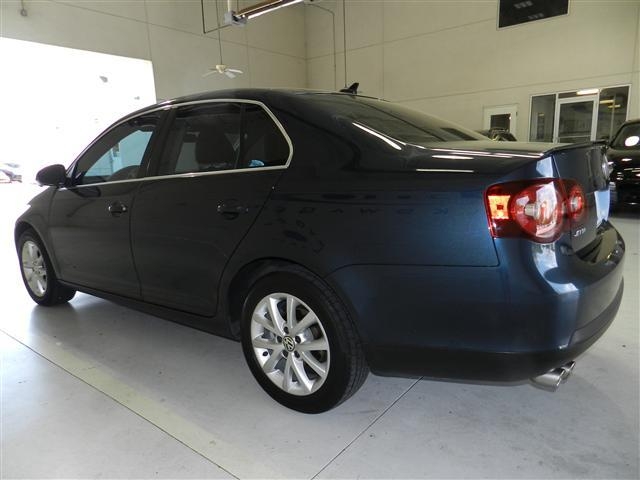 Volkswagen Jetta 2010 photo 3