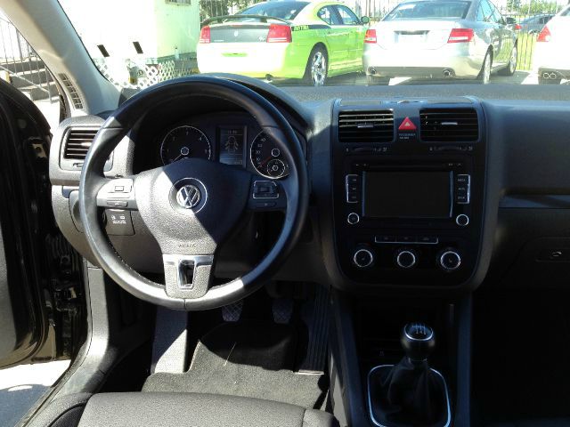 Volkswagen Jetta 2010 photo 4