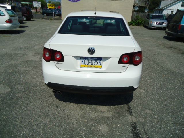 Volkswagen Jetta 2010 photo 1