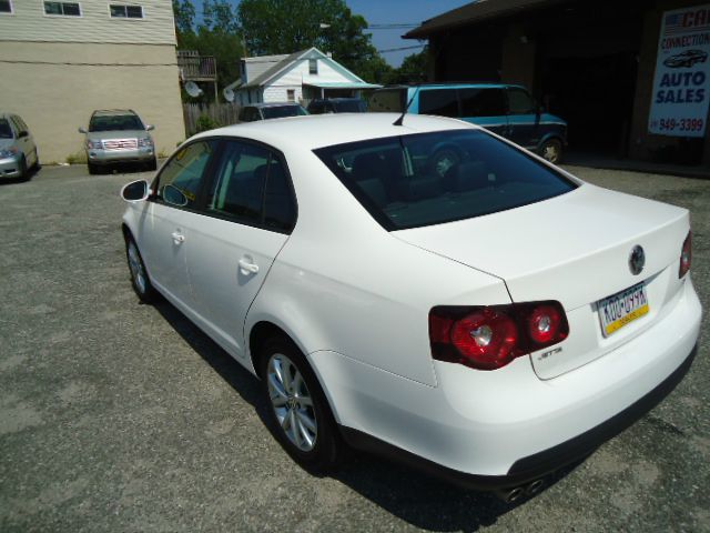 Volkswagen Jetta 2010 photo 14