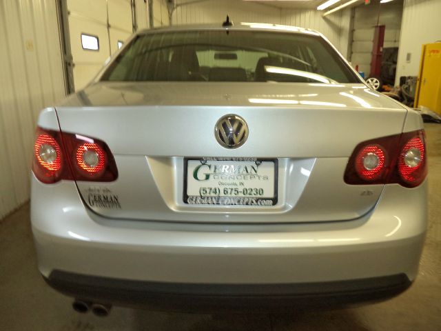 Volkswagen Jetta 2010 photo 1