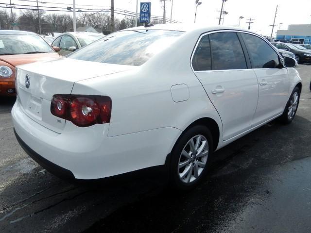 Volkswagen Jetta Supercharged Notchback Sedan