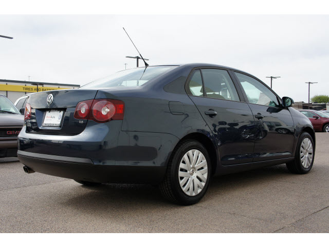 Volkswagen Jetta 2010 photo 3