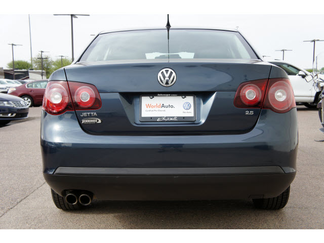 Volkswagen Jetta 2010 photo 4