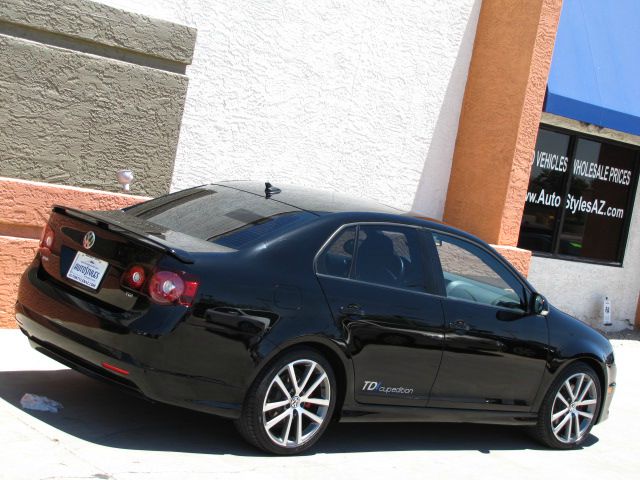 Volkswagen Jetta 2dr Coupe Convertible Hardtop Sedan