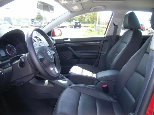 Volkswagen Jetta 2010 photo 2