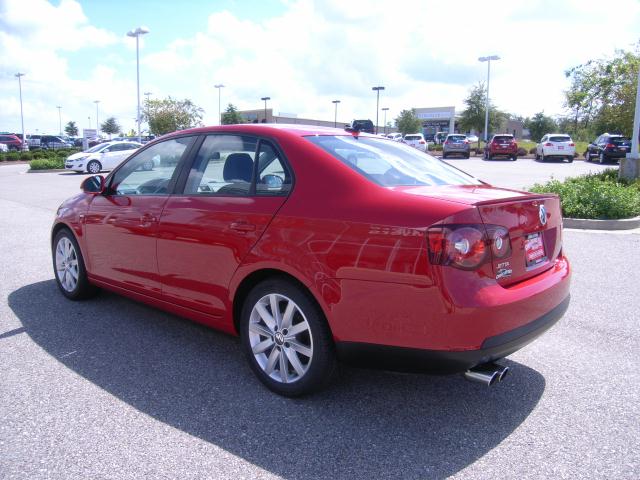 Volkswagen Jetta 2010 photo 3