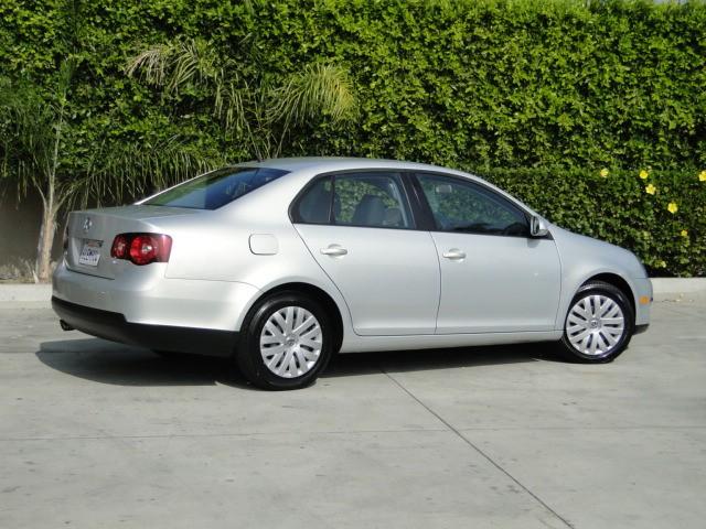 Volkswagen Jetta 2010 photo 1