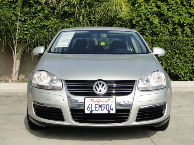 Volkswagen Jetta 2010 photo 2