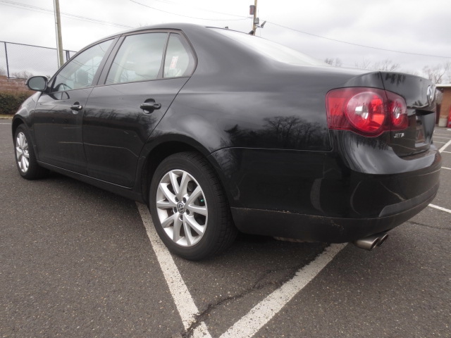 Volkswagen Jetta 2010 photo 2