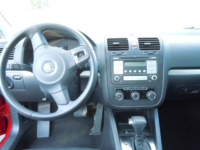 Volkswagen Jetta 2010 photo 1