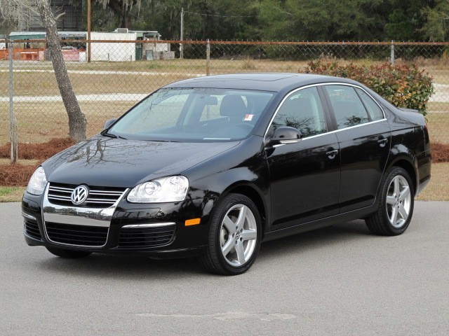 Volkswagen Jetta 2010 photo 2