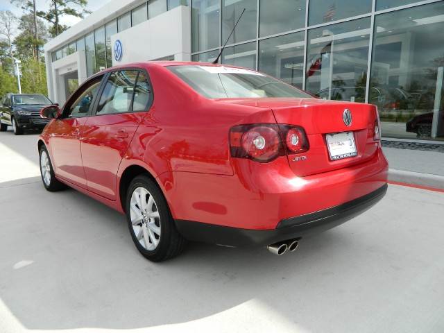 Volkswagen Jetta 2010 photo 2