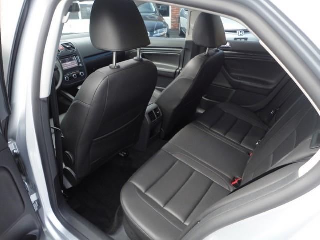 Volkswagen Jetta 2010 photo 1