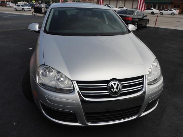 Volkswagen Jetta 2010 photo 2