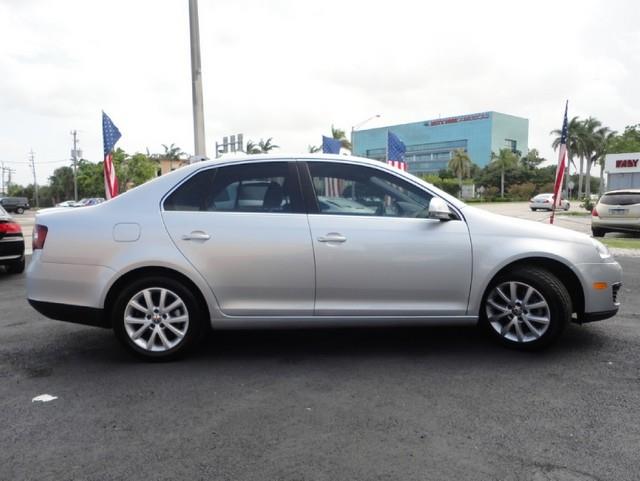 Volkswagen Jetta 2010 photo 3