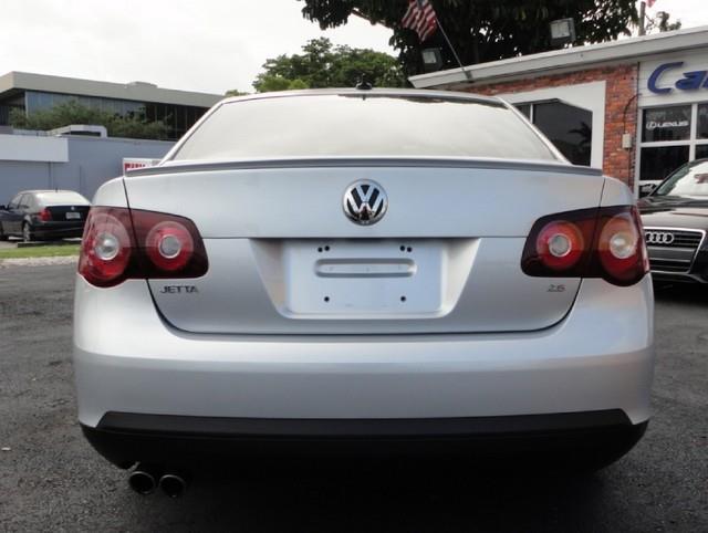 Volkswagen Jetta 2010 photo 4