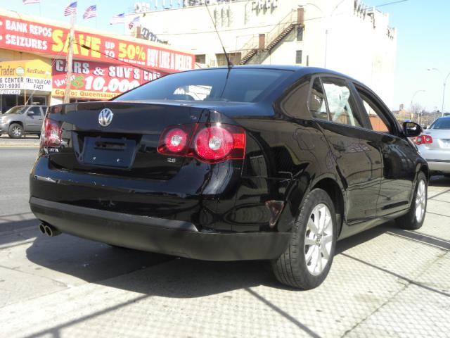 Volkswagen Jetta 2010 photo 1