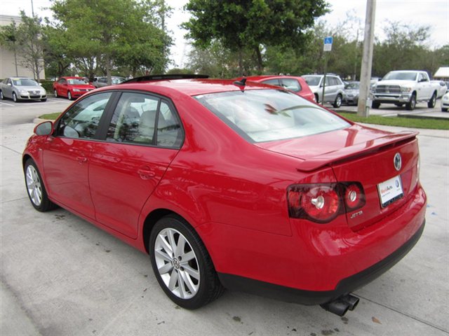 Volkswagen Jetta 2010 photo 4