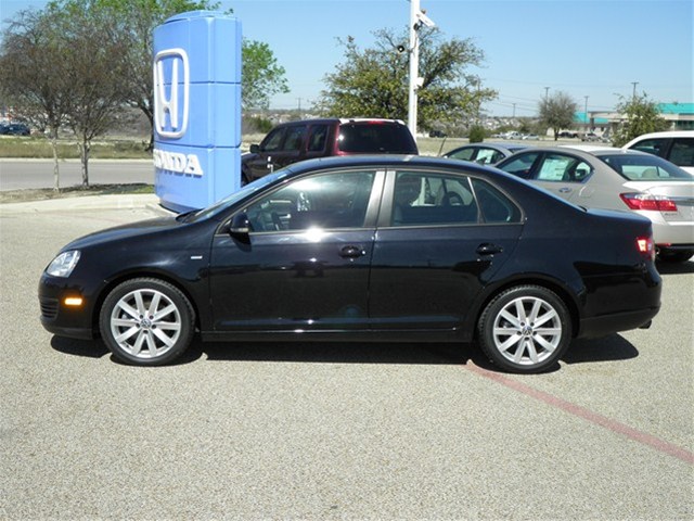 Volkswagen Jetta 2010 photo 1