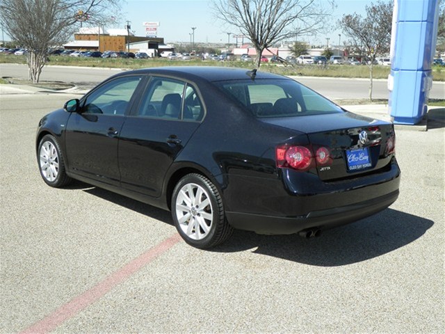 Volkswagen Jetta 2010 photo 3