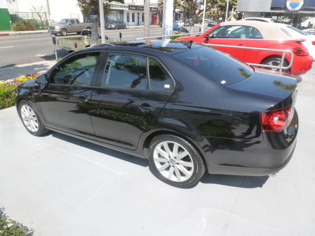 Volkswagen Jetta 2010 photo 2