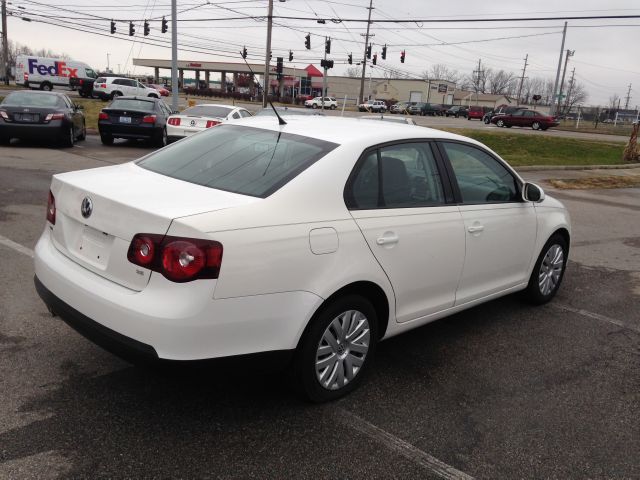 Volkswagen Jetta 2010 photo 1