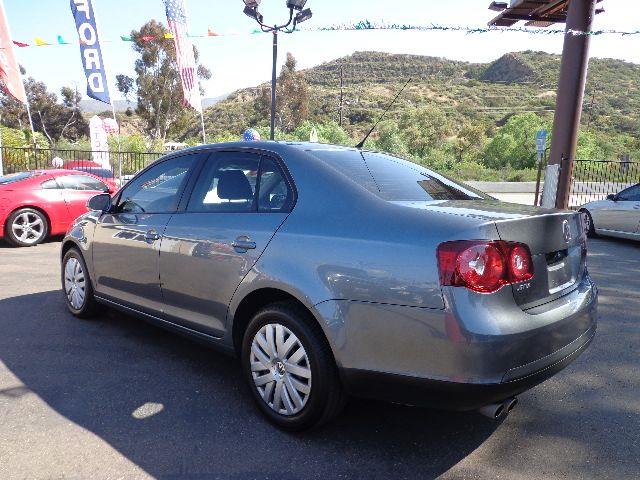 Volkswagen Jetta 2010 photo 4