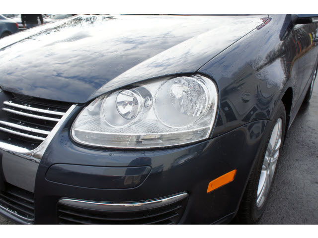 Volkswagen Jetta 2010 photo 3