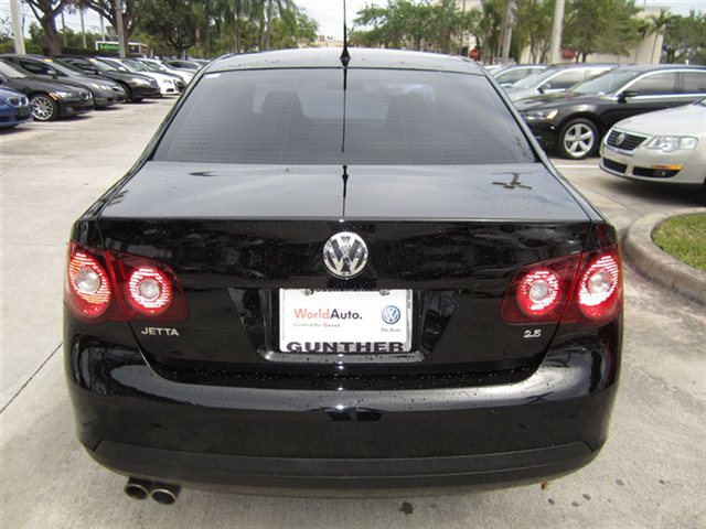 Volkswagen Jetta 2010 photo 1