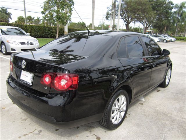 Volkswagen Jetta 2010 photo 3