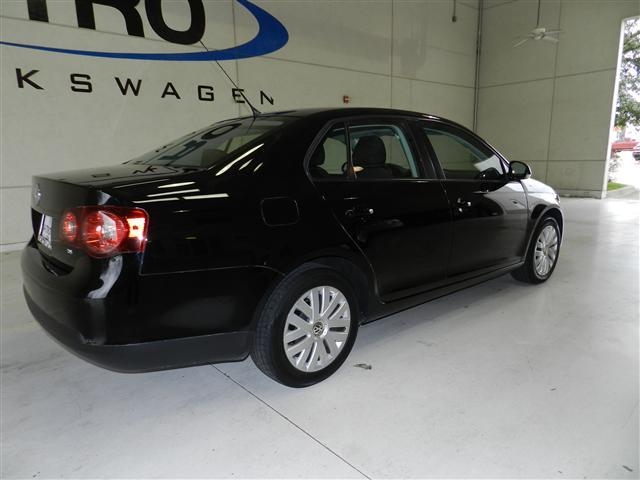 Volkswagen Jetta 2010 photo 4