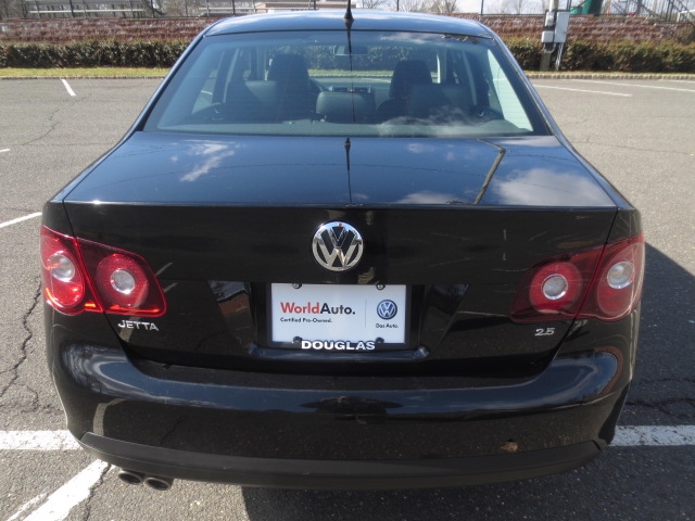 Volkswagen Jetta 2010 photo 2