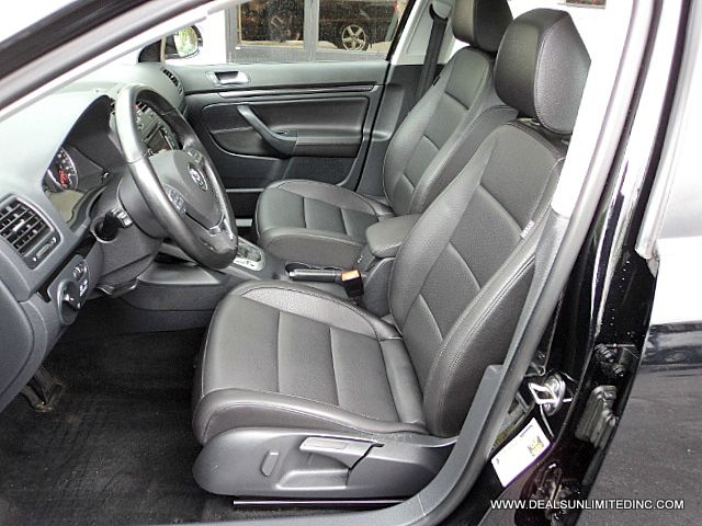 Volkswagen Jetta 2010 photo 14