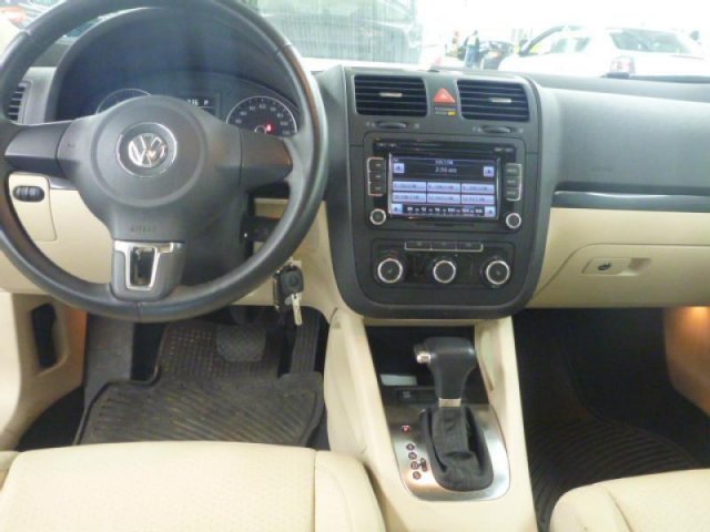 Volkswagen Jetta 2010 photo 1